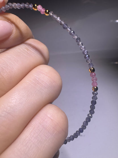 Zartes Armband mit Iolith & Turmalin – 18K vergoldetes 925 Silber 💜