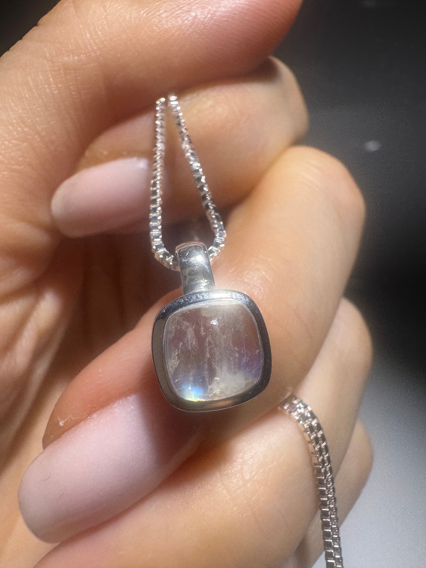 Süsser Rainbow Mondstein Anhänger – Handgemacht in 925 Silber 💫