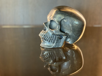 Super realistischer Totenkopf aus Hämatit Kristall - 12cm, 2.69kg