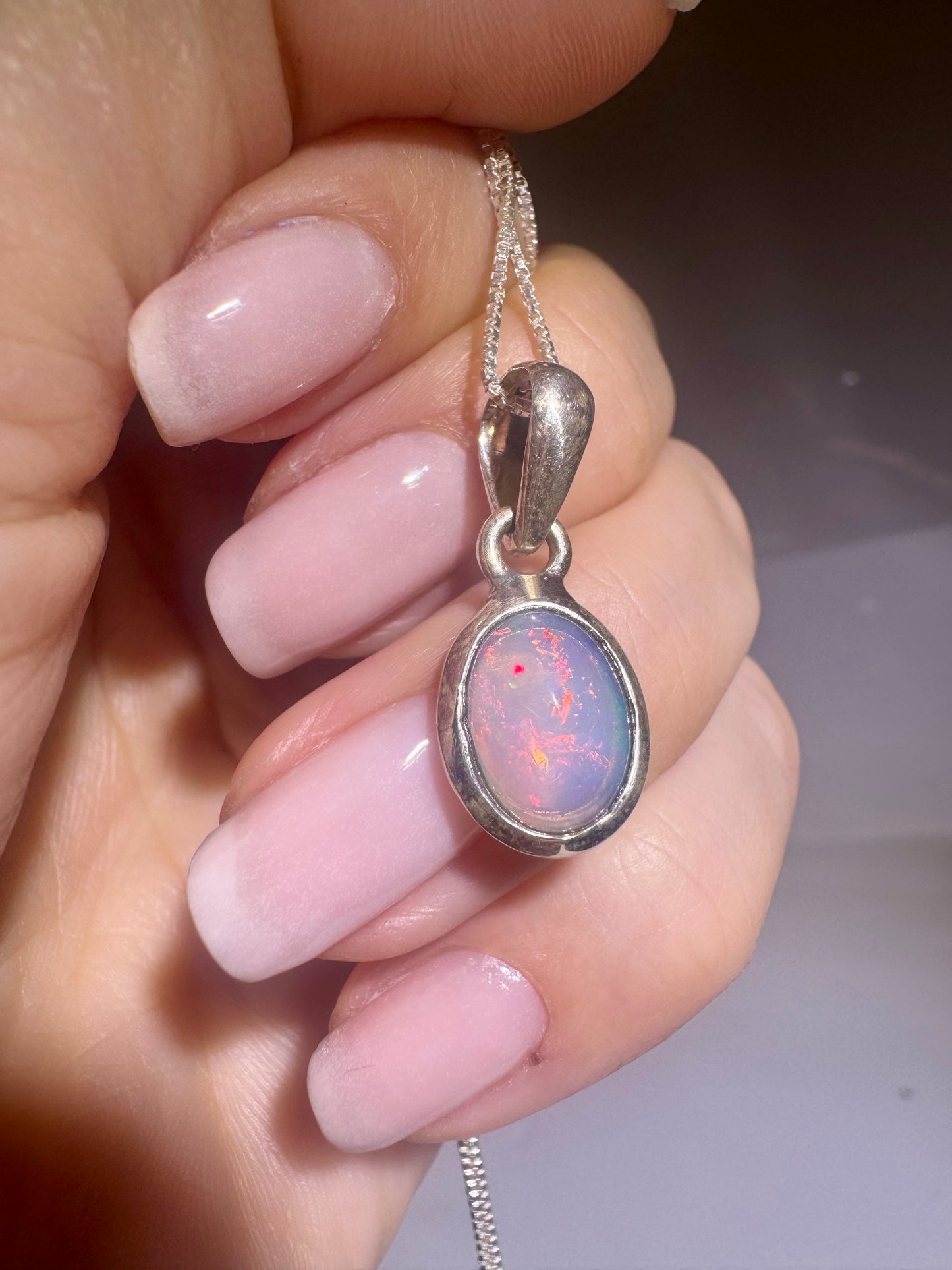 Opal Anhänger – Ein Hauch von Regenbogen im 925 Silber 💫