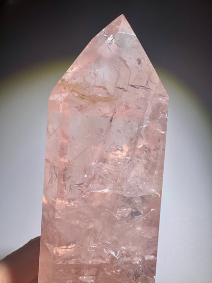 Rosenquarz Spitze 17 cm – Extra klare Qualität aus Brasilien in zartem Rosa 💗