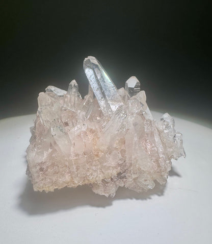 Absolut bezaubernder Pink Lemurian Stufe Kristall – klare, perfekte Spitzen! 💖