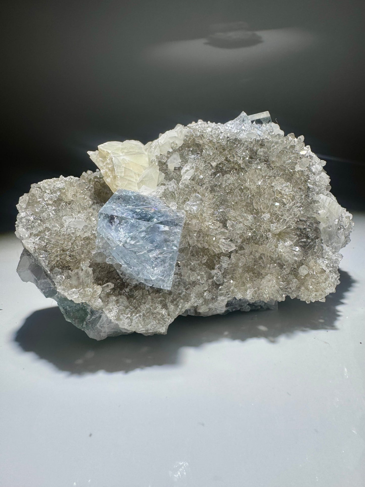 Bezaubernder Glas-Fluorit - 9cm, 351g