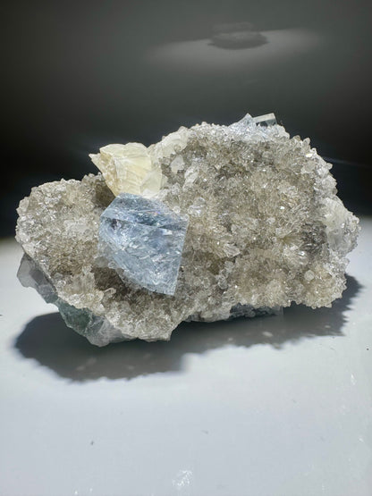 Bezaubernder Glas-Fluorit - 9cm, 351g