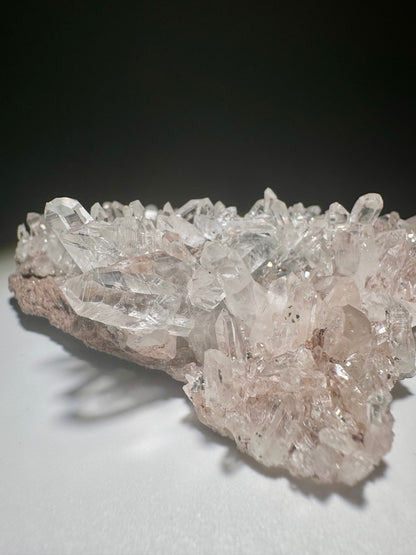 Grosser bezaubernder Pink Lemurian Cluster 💖 – klare, unzählige Spitzen