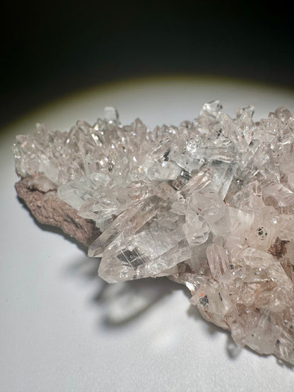 Grosser bezaubernder Pink Lemurian Cluster 💖 – klare, unzählige Spitzen