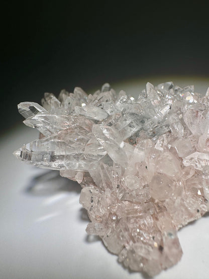 Grosser bezaubernder Pink Lemurian Cluster 💖 – klare, unzählige Spitzen
