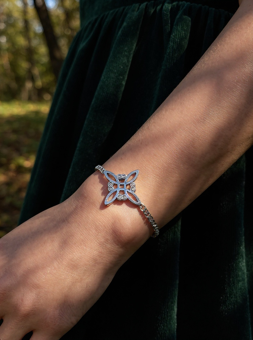 Keltisches Blütenarmband aus Edelstahl – Harmonie & Schutz ✨