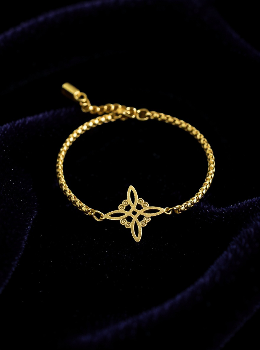 Keltisches Blütenarmband aus Edelstahl – Harmonie & Schutz ✨