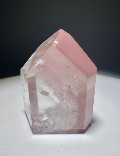 Bezaubernde Pink Lithium Spitze Kristall mit Phantom  💖 - 4.3cm, 49g