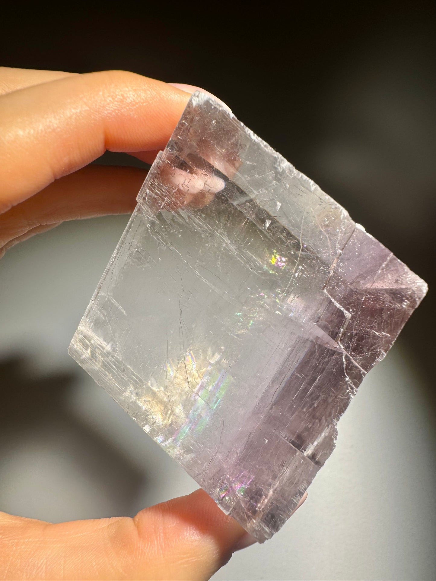 Kristallklarer Kalzit-Kubus 4,5 cm · Regenbogen & zartes Lila · Premium Qualität ✨
