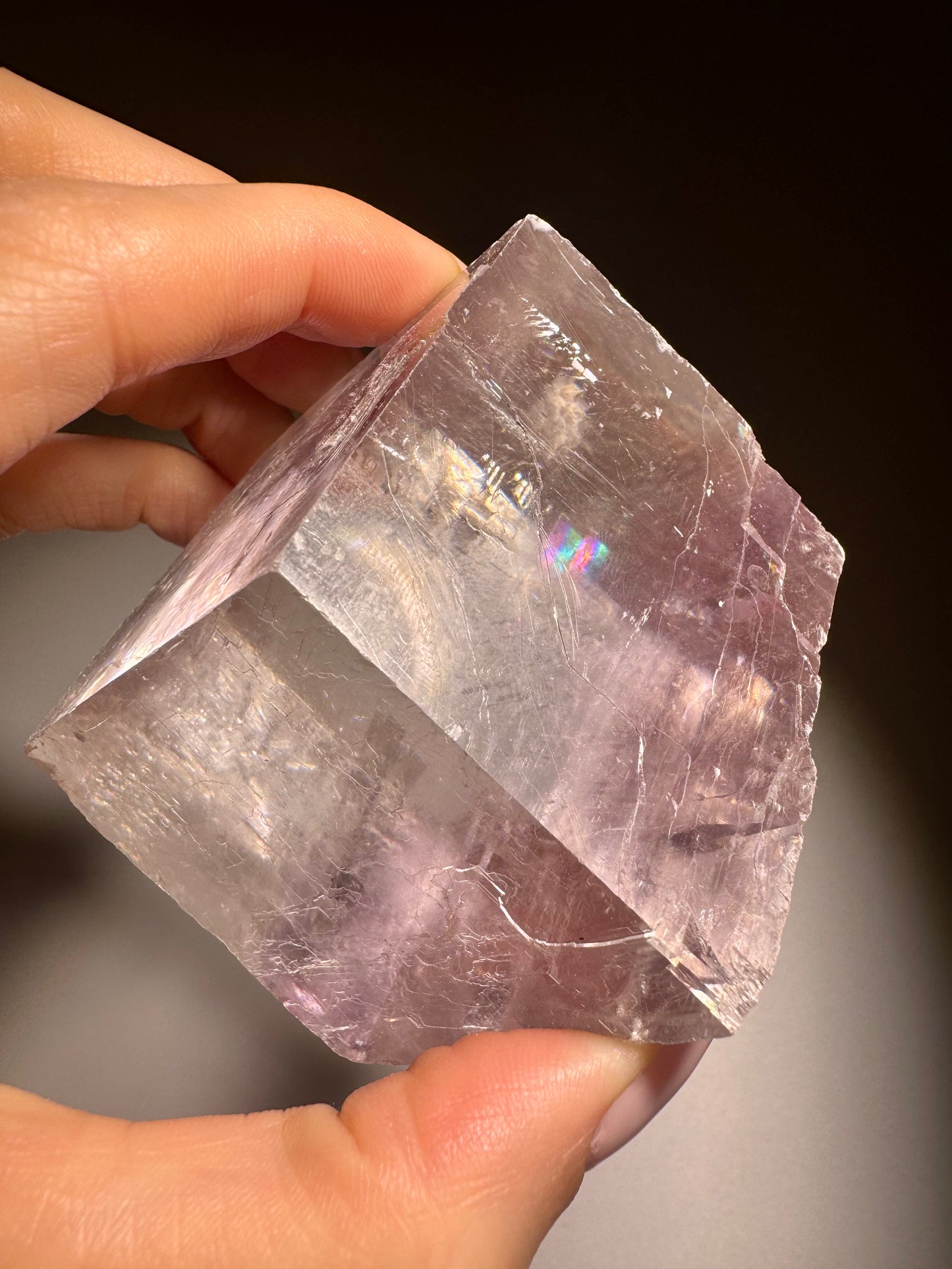 Kristallklarer Kalzit-Kubus 4,5 cm · Regenbogen & zartes Lila · Premium Qualität ✨