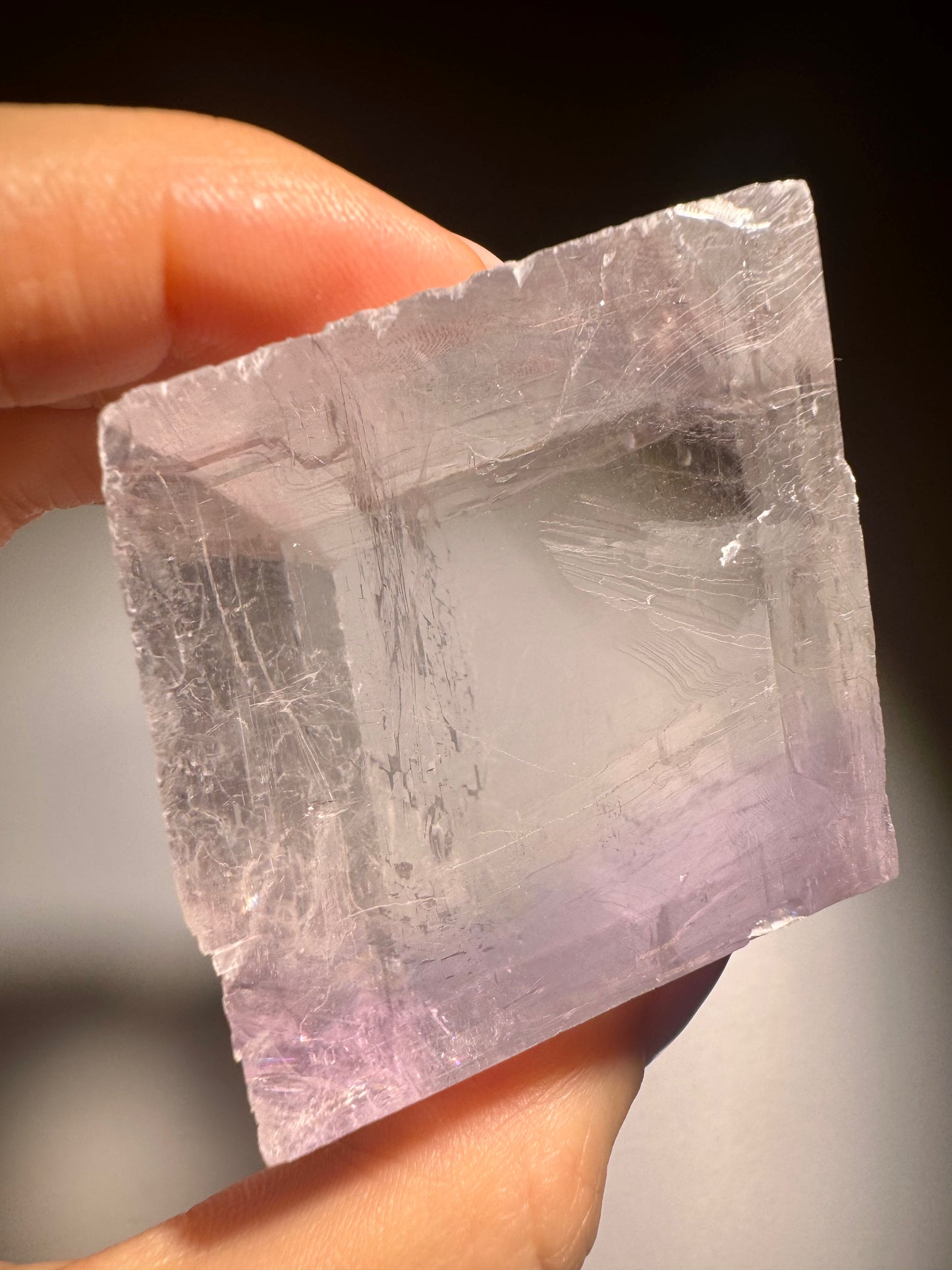 Kristallklarer Kalzit-Kubus 4,5 cm · Regenbogen & zartes Lila · Premium Qualität ✨