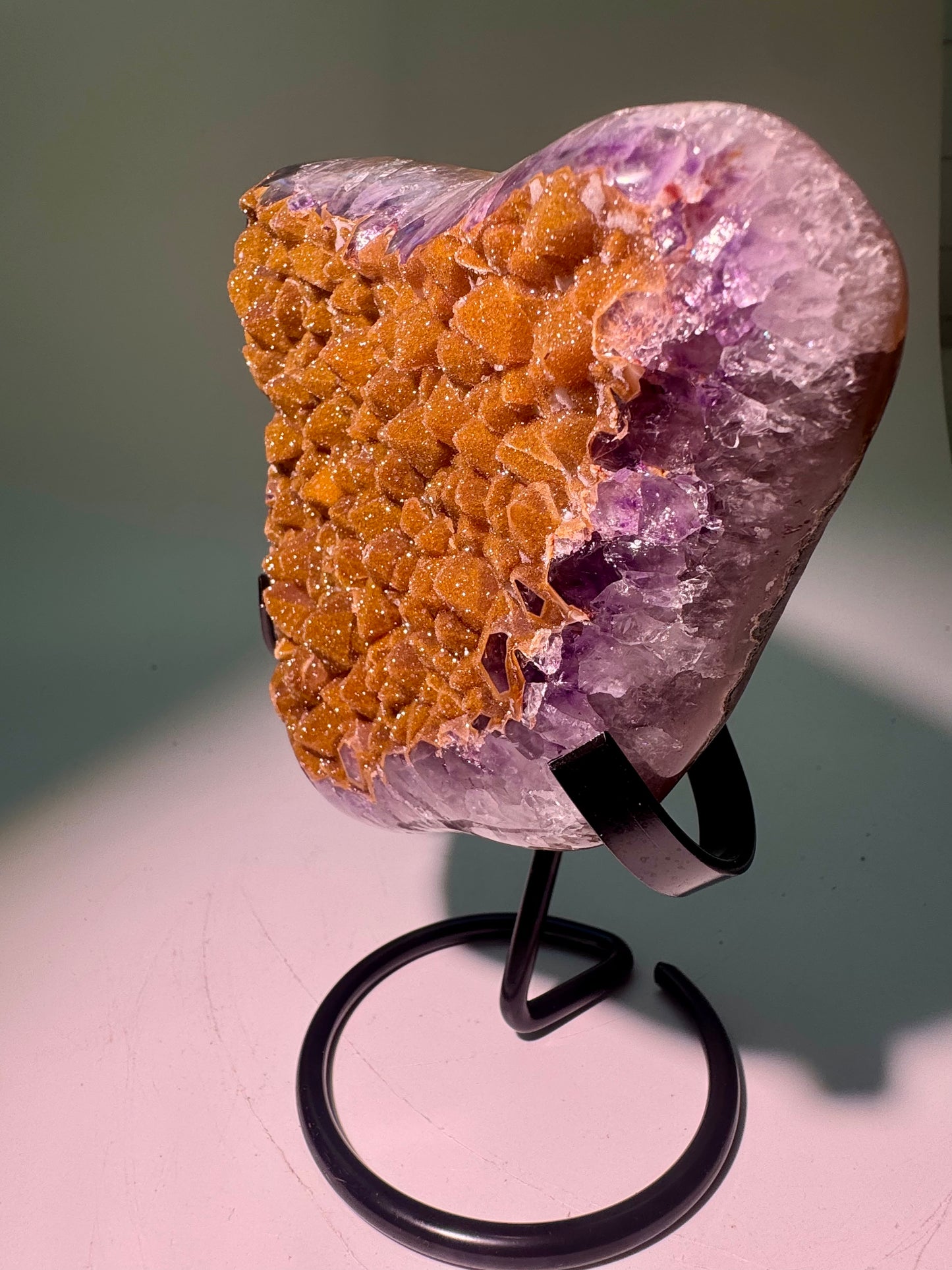 Premium Rainbow Amethyst Freeform Uruguay Goldbronze 12 cm, 796g