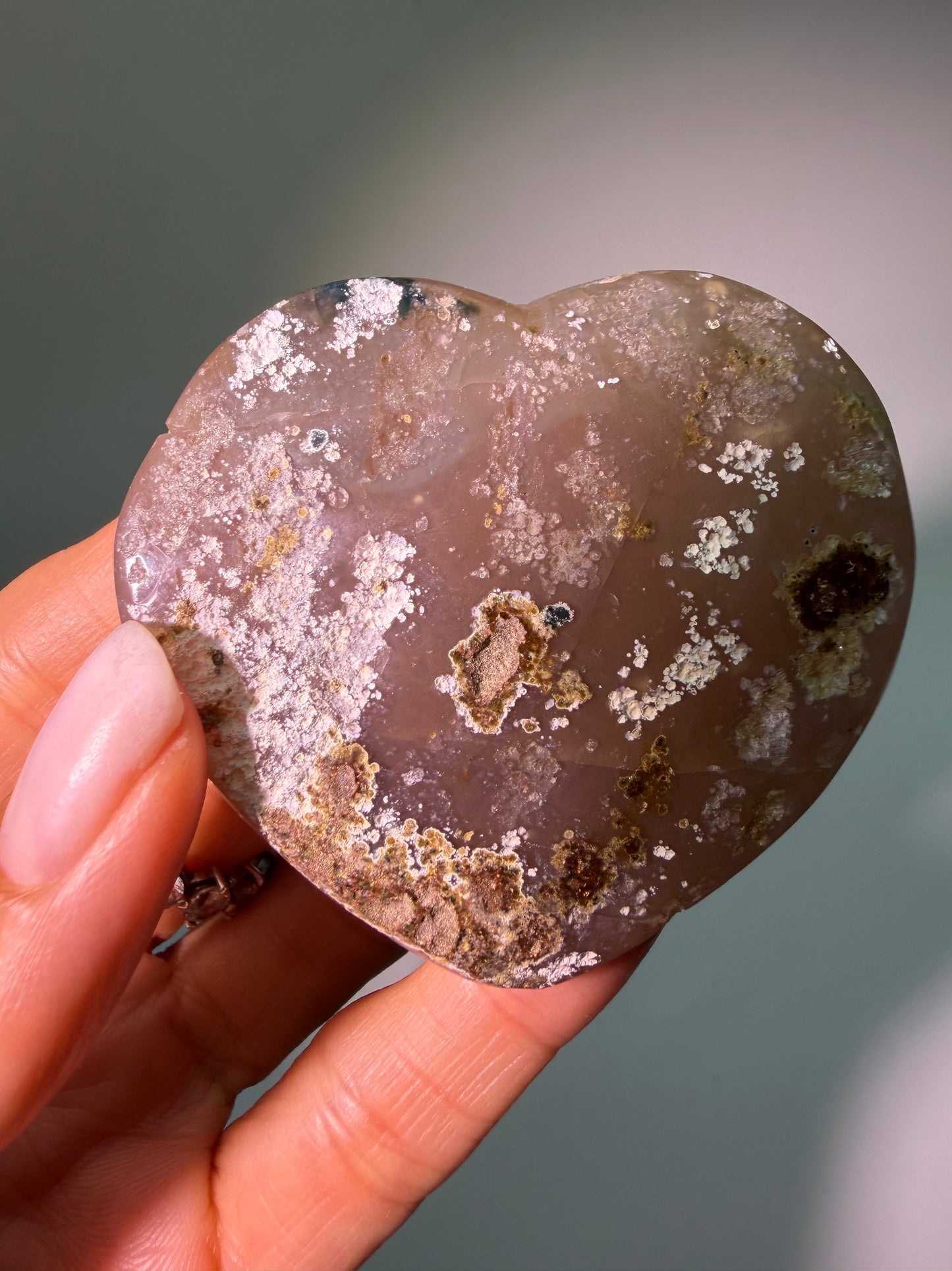Rainbow Amethyst Herz aus Uruguay • 6 cm • 81 g • Doppelkristallisation