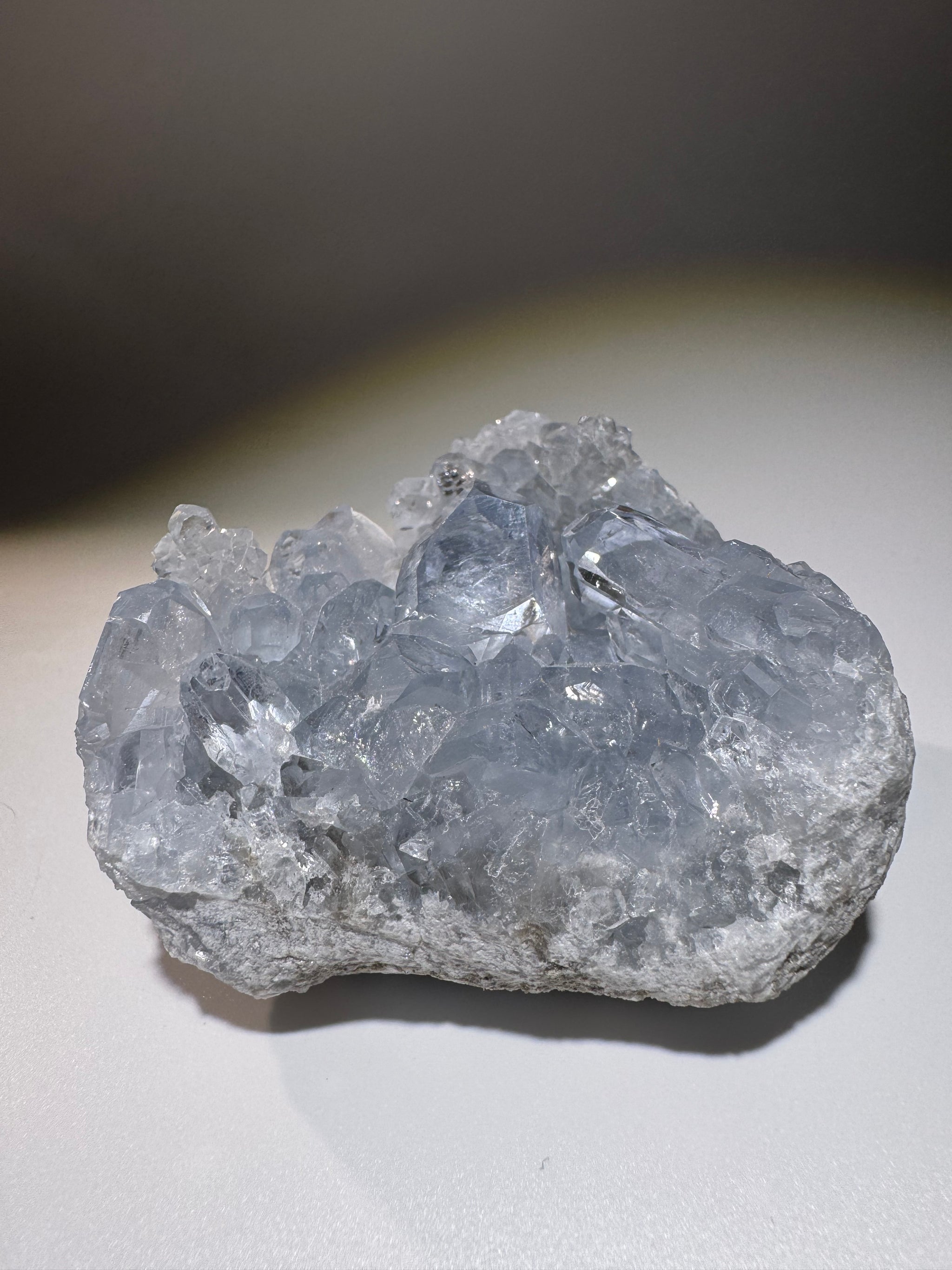Celestin Stufe aus Madagaskar 💎 Klar & funkelnd ✨ Museumsqualität 7.7 cm
