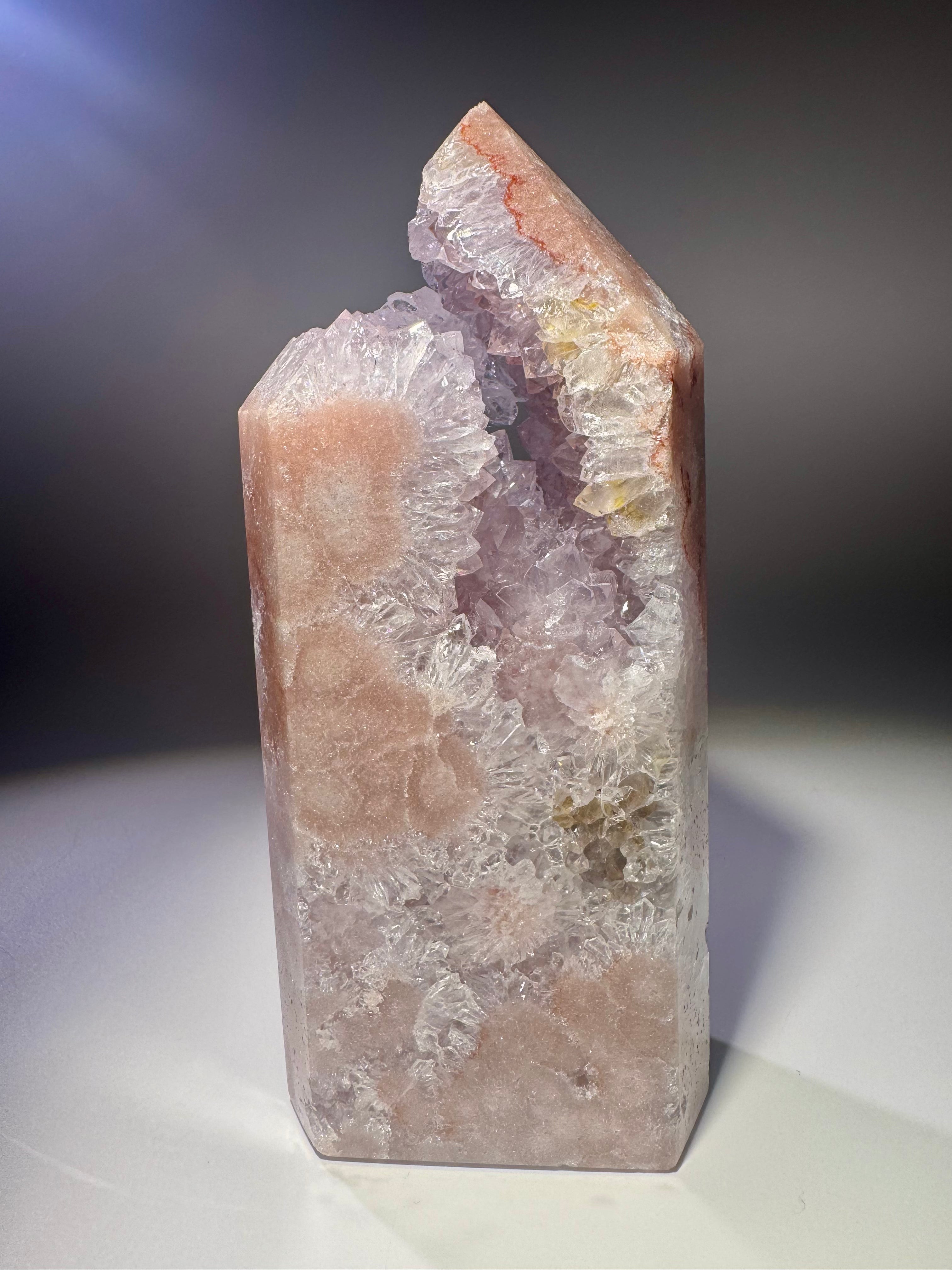 Bezaubernder Pink Amethyst aus Brasilien – 14,5 cm | Extra grosse, rosafarbene Kristalle in seltener Blumenform
