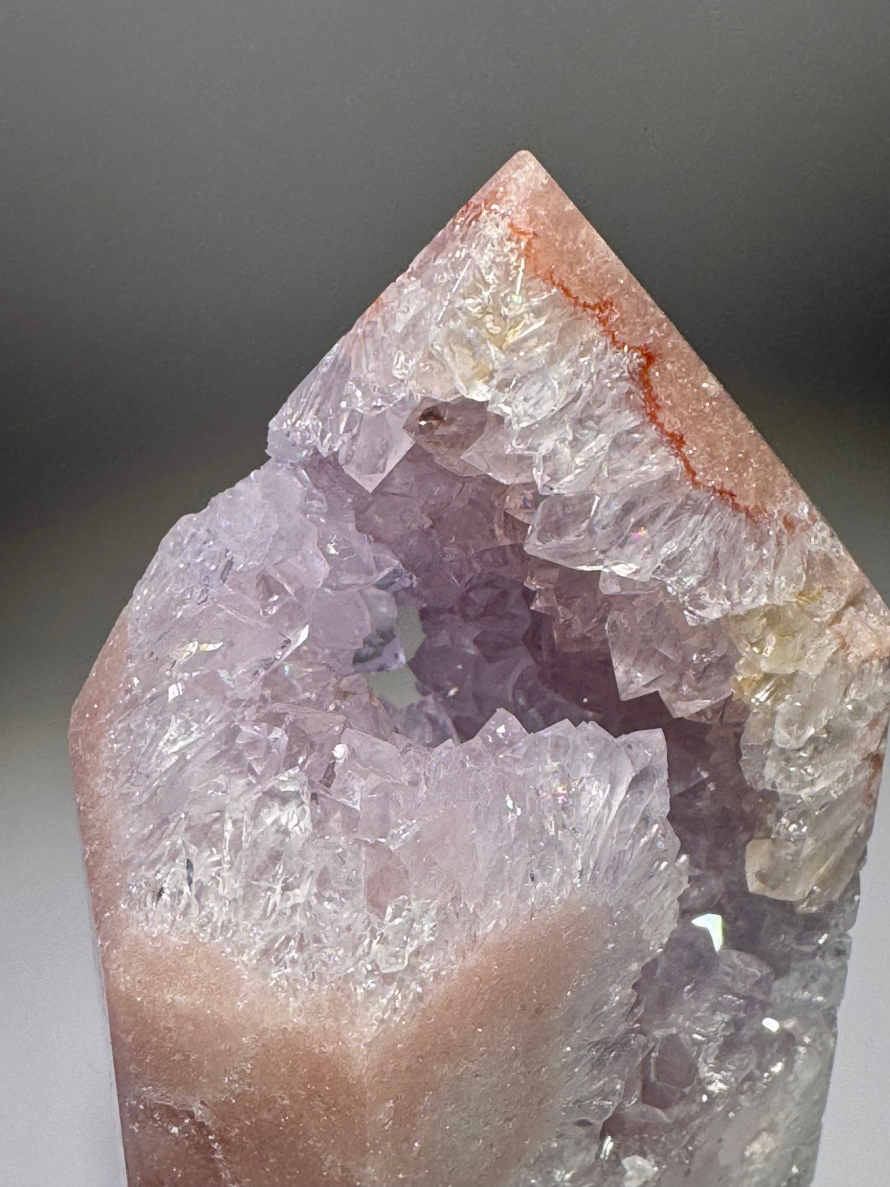 Bezaubernder Pink Amethyst aus Brasilien – 14,5 cm | Extra grosse, rosafarbene Kristalle in seltener Blumenform