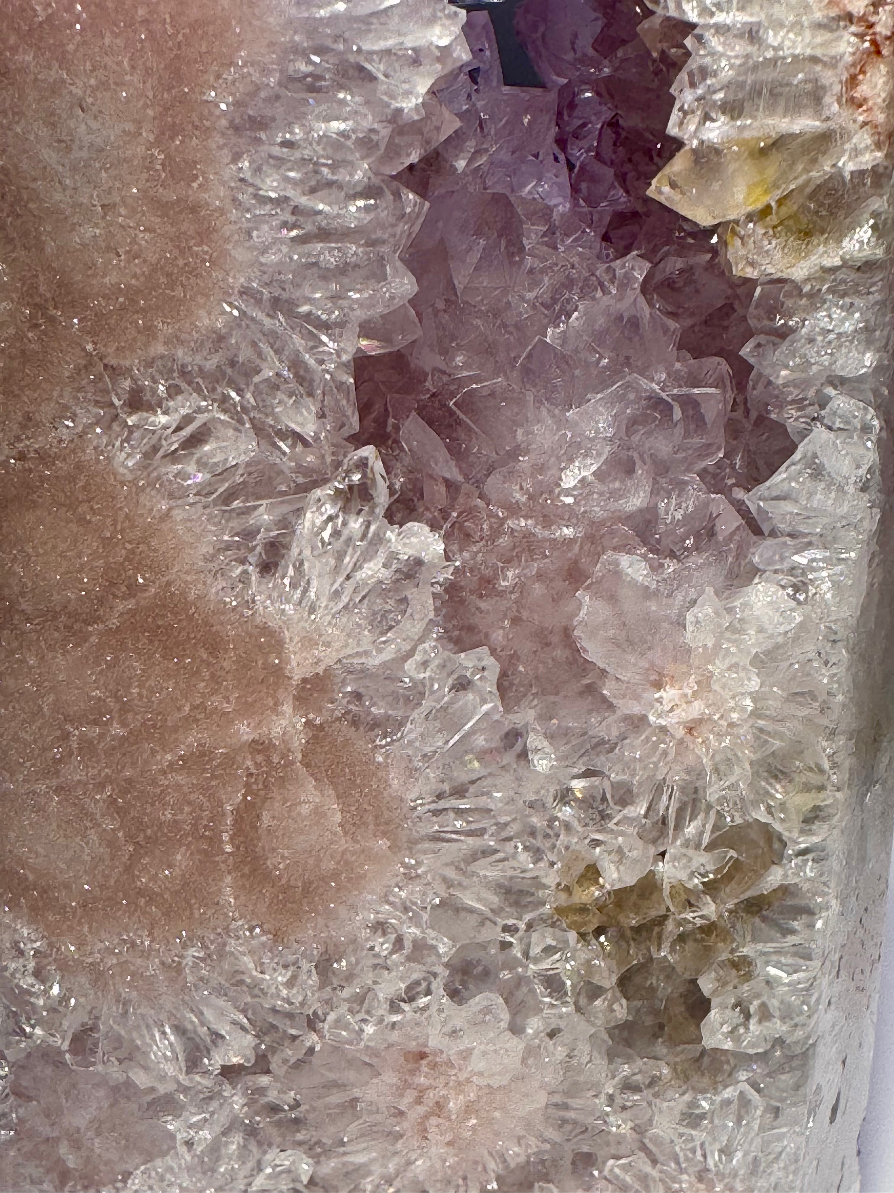 Bezaubernder Pink Amethyst aus Brasilien – 14,5 cm | Extra grosse, rosafarbene Kristalle in seltener Blumenform