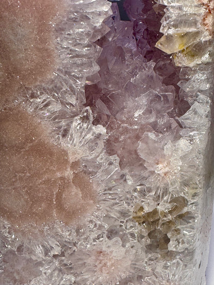 Bezaubernder Pink Amethyst aus Brasilien – 14,5 cm | Extra grosse, rosafarbene Kristalle in seltener Blumenform
