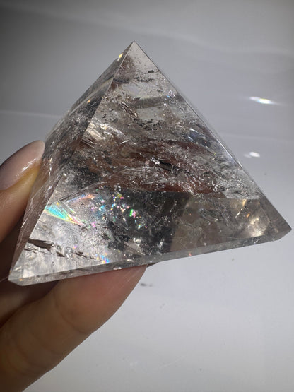 Lemurian Bergkristall-Pyramide – Regenbogenklarheit – Handgeschliffen in Brasilien