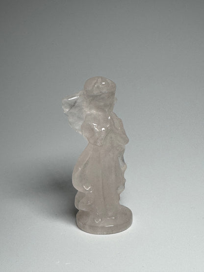 Bezaubernder Engel aus Ice Rosenquarz - 6cm