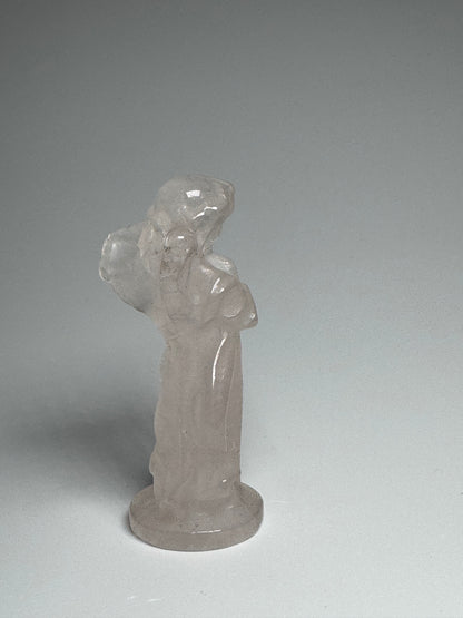 Bezaubernder Engel aus Ice Rosenquarz - 6cm