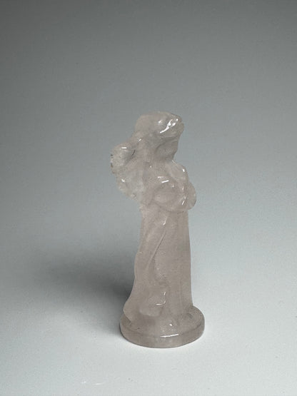 Bezaubernder Engel aus Ice Rosenquarz - 6cm