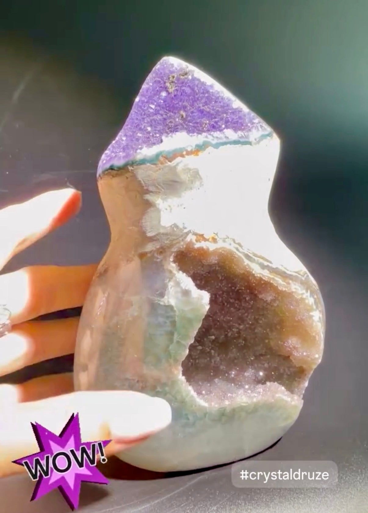 Rainbow Amethyst Formation – Pink & Mintgrün – 14,8 cm