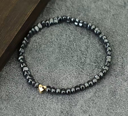 Hämatit-Armband mit facettiertem Herz – Gold oder Silber ✨