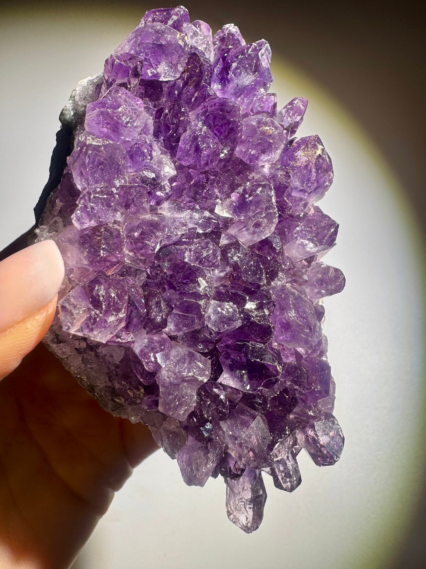 Amethystdruse aus Uruguay (9 x 5,5 cm, 292 g) – Wunderschöne grosse Kristalle