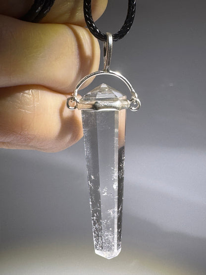 Bergkristall Anhänger aus 925 Silber – Klarheit & Kraft