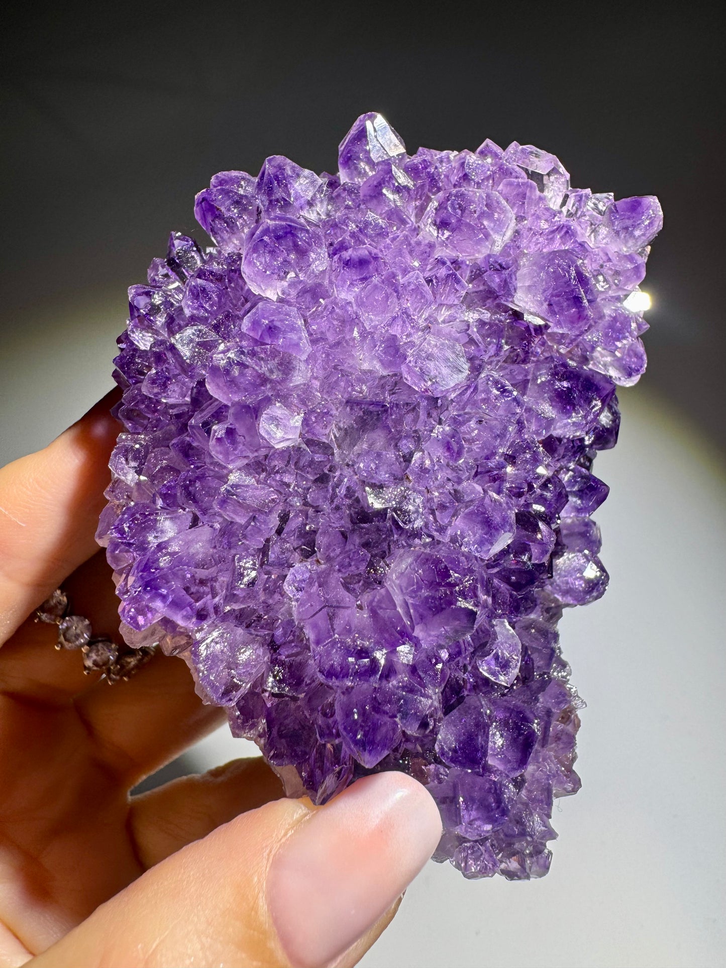 Schöne Amethyst Druse aus Uruguay 8.5x6.3cm, 276g