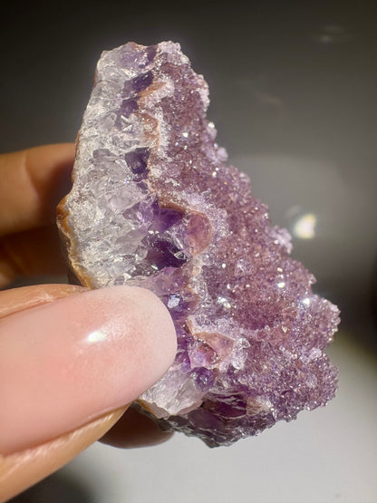Tiefviolettes Rainbow-Amethyst Rohstück – 6,2 cm, Doppelkristallisation