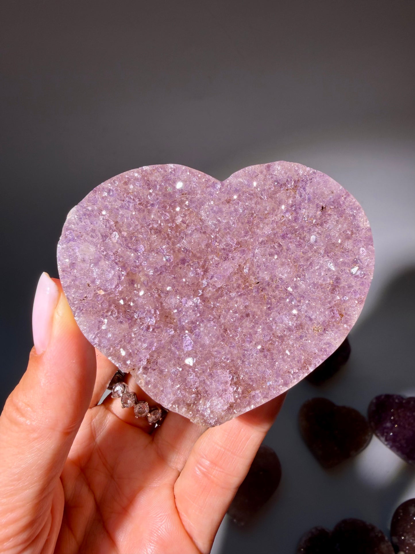 Rainbow Amethyst Herzen aus Uruguay – Gold, Rosa, Pink & Violett