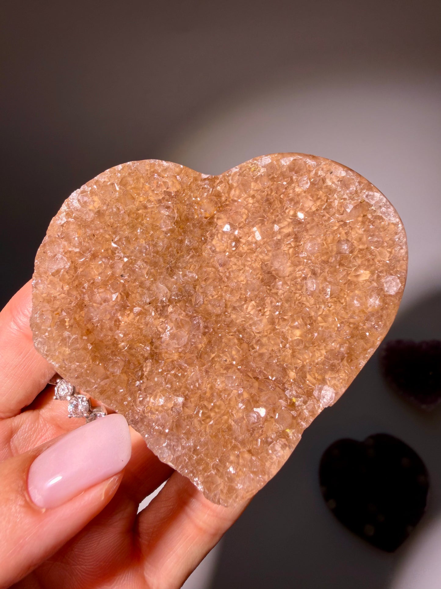 Rainbow Amethyst Herzen aus Uruguay – Gold, Rosa, Pink & Violett