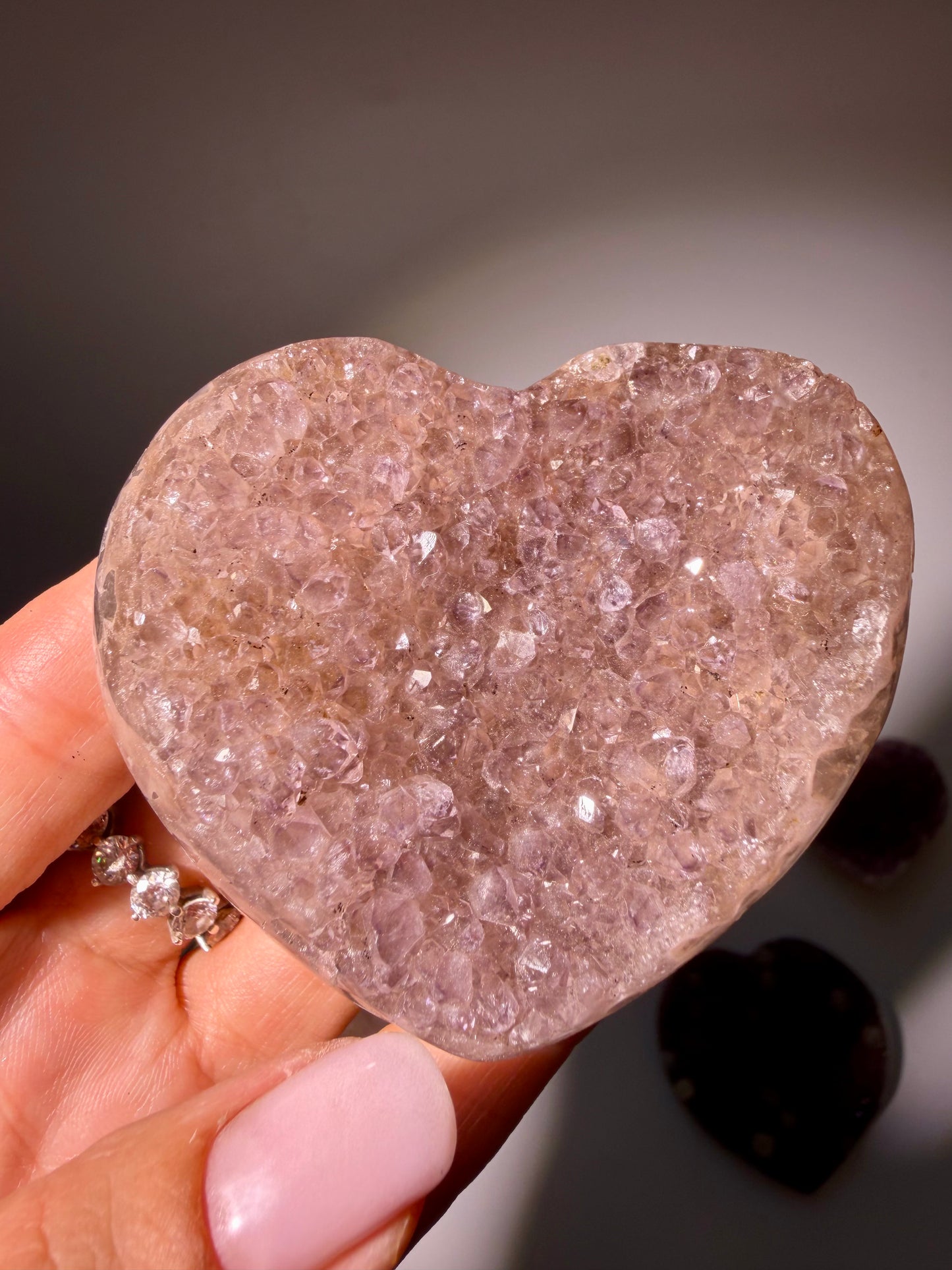 Rainbow Amethyst Herzen aus Uruguay – Gold, Rosa, Pink & Violett