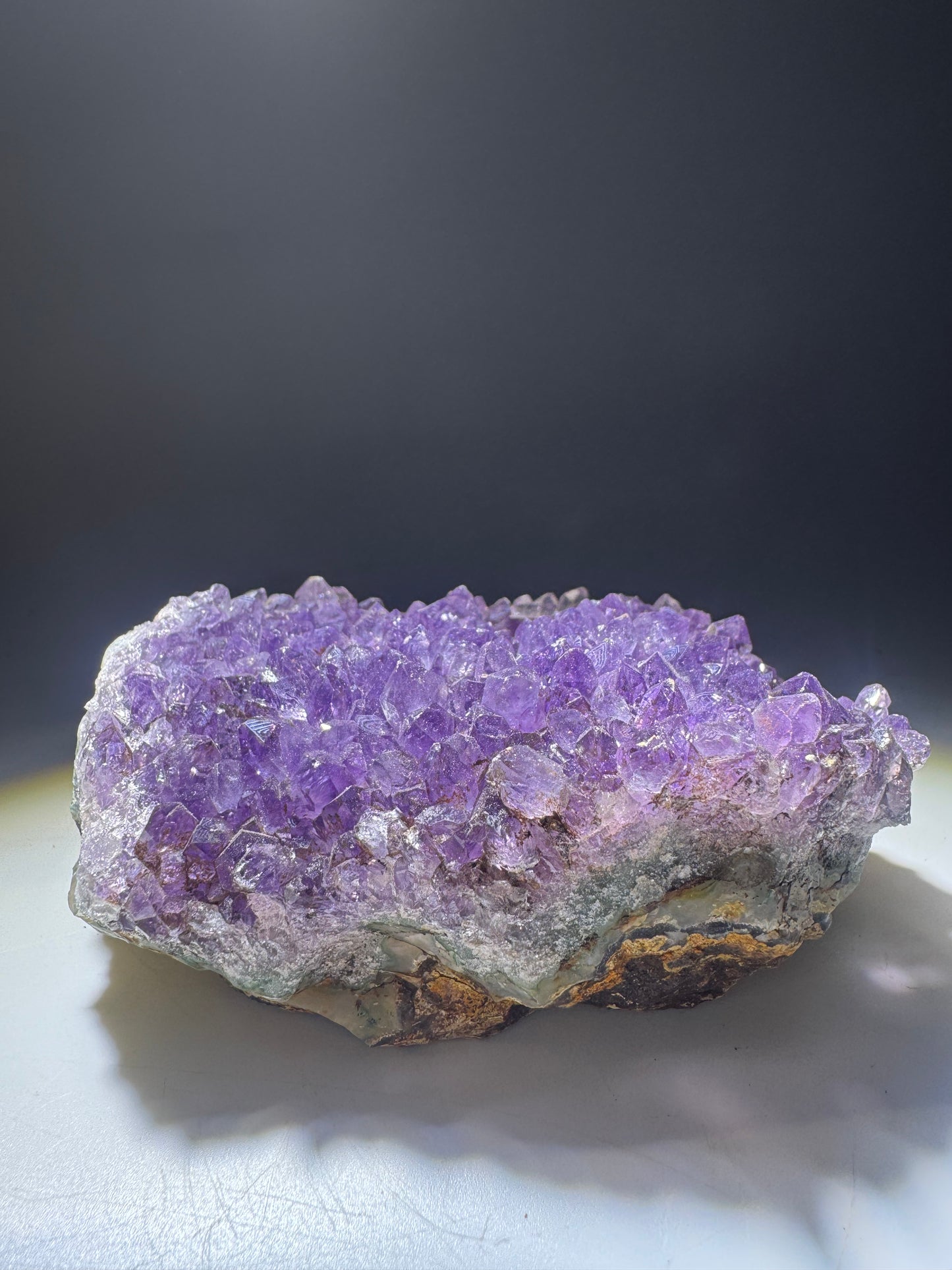 Intensiv violette Amethyst Druse 9,5 x 7 cm – 328 g aus Uruguay