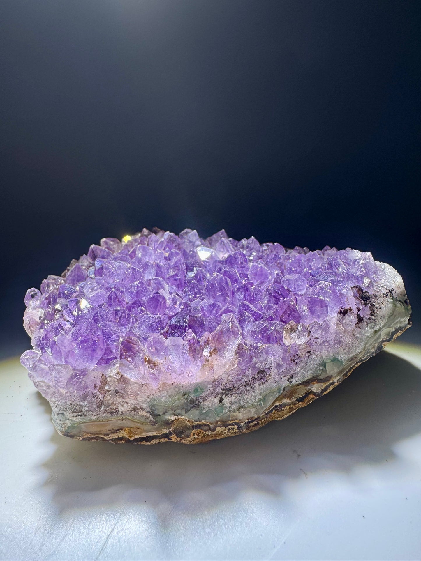 Intensiv violette Amethyst Druse 9,5 x 7 cm – 328 g aus Uruguay