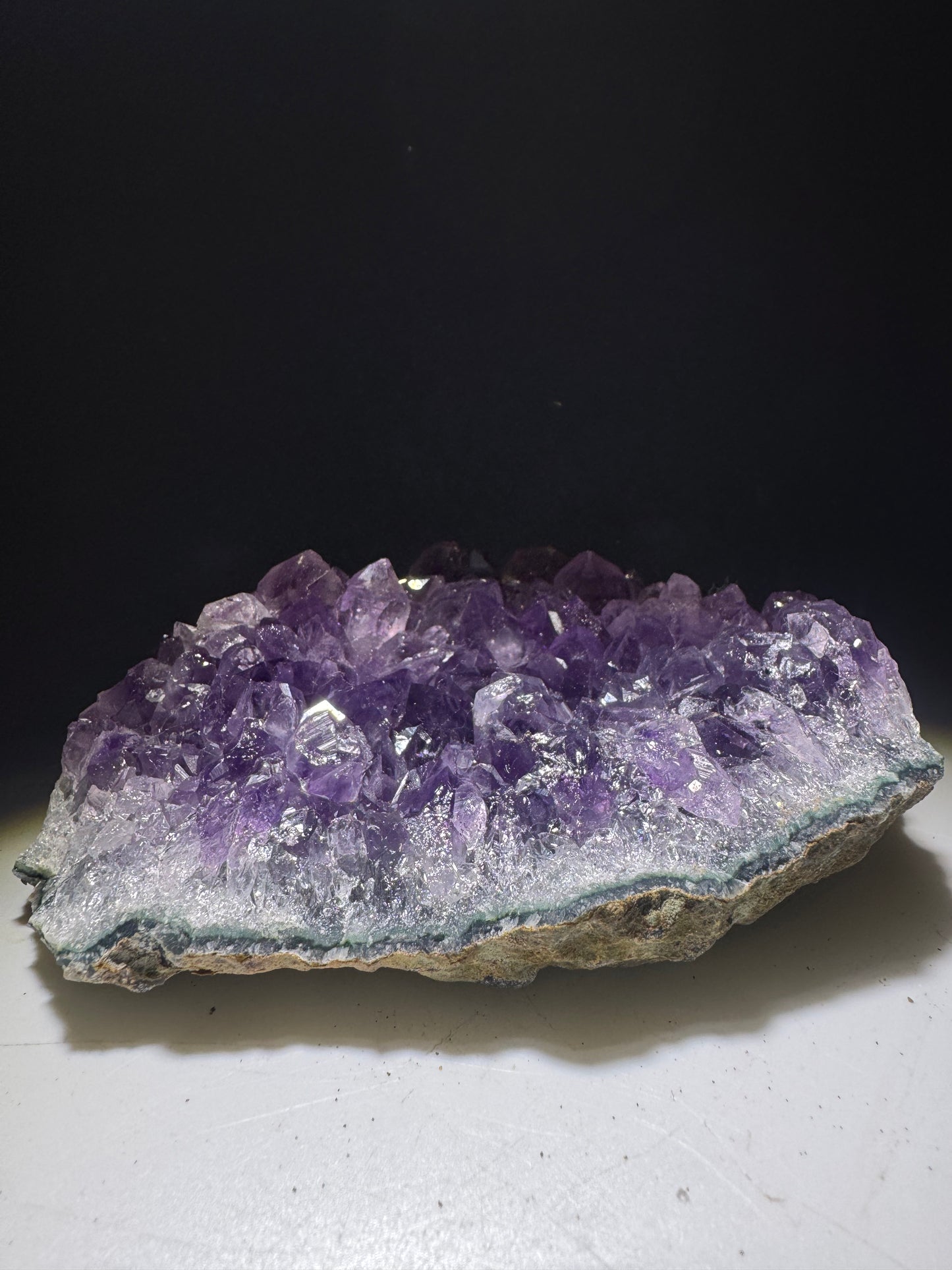 Uruguay Amethyst Druse 10,5 x 7 cm – 277 g leuchtende violette Kristalllandschaft