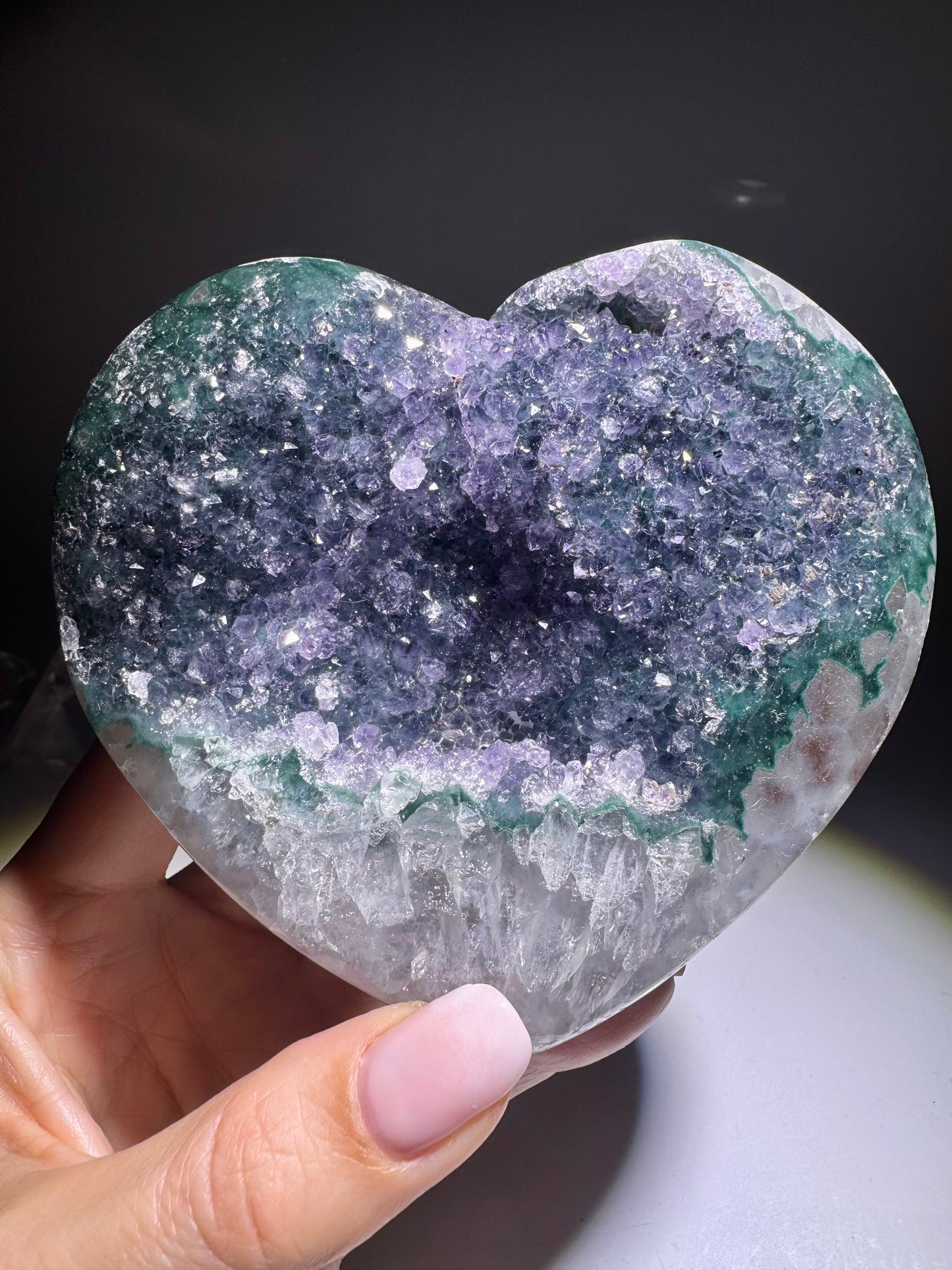 Grünes Rainbow Amethyst Herz 10.5 cm – Seltene Doppelkristallisation