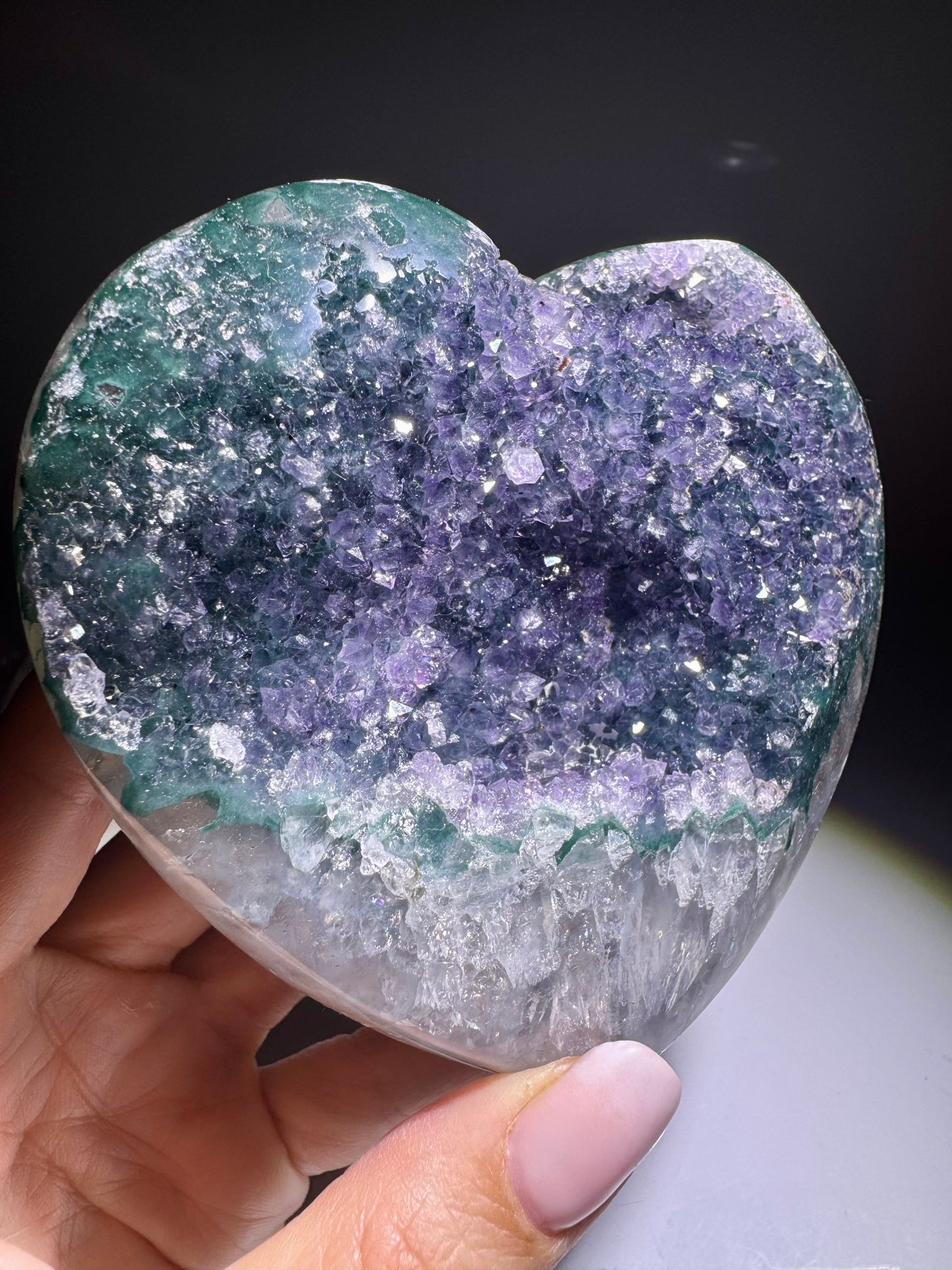 Grünes Rainbow Amethyst Herz 10.5 cm – Seltene Doppelkristallisation