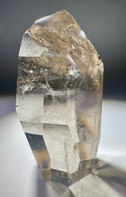 Glasklare Golden Rutil Kristallspitze 10,5 cm – Rauchquarz mit Regenbogen & Rutilnadeln aus Brasilien