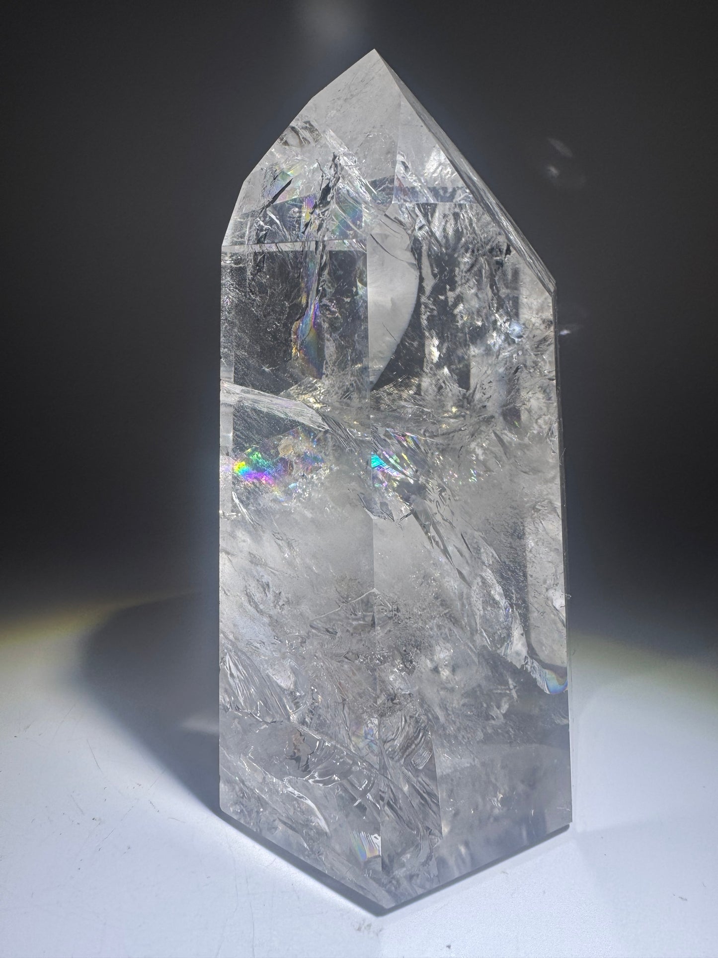 Bergkristall 13 cm · 748 g – Voller Regenbogen & Einschlüsse · Brasilien 💎