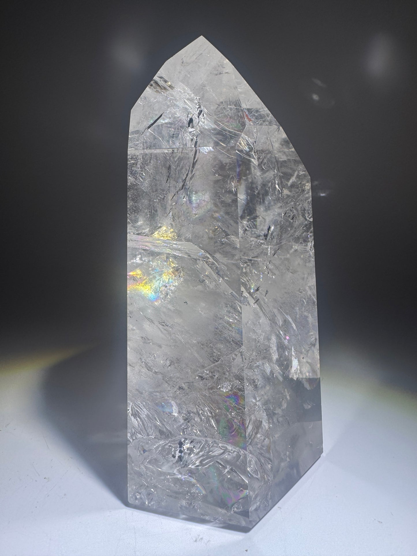 Bergkristall 13 cm · 748 g – Voller Regenbogen & Einschlüsse · Brasilien 💎