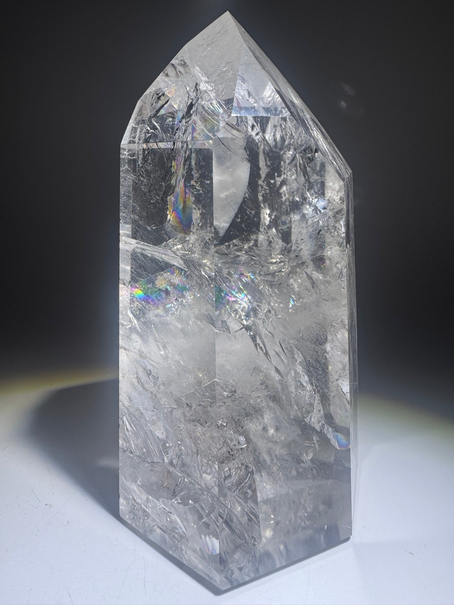 Bergkristall 13 cm · 748 g – Voller Regenbogen & Einschlüsse · Brasilien 💎