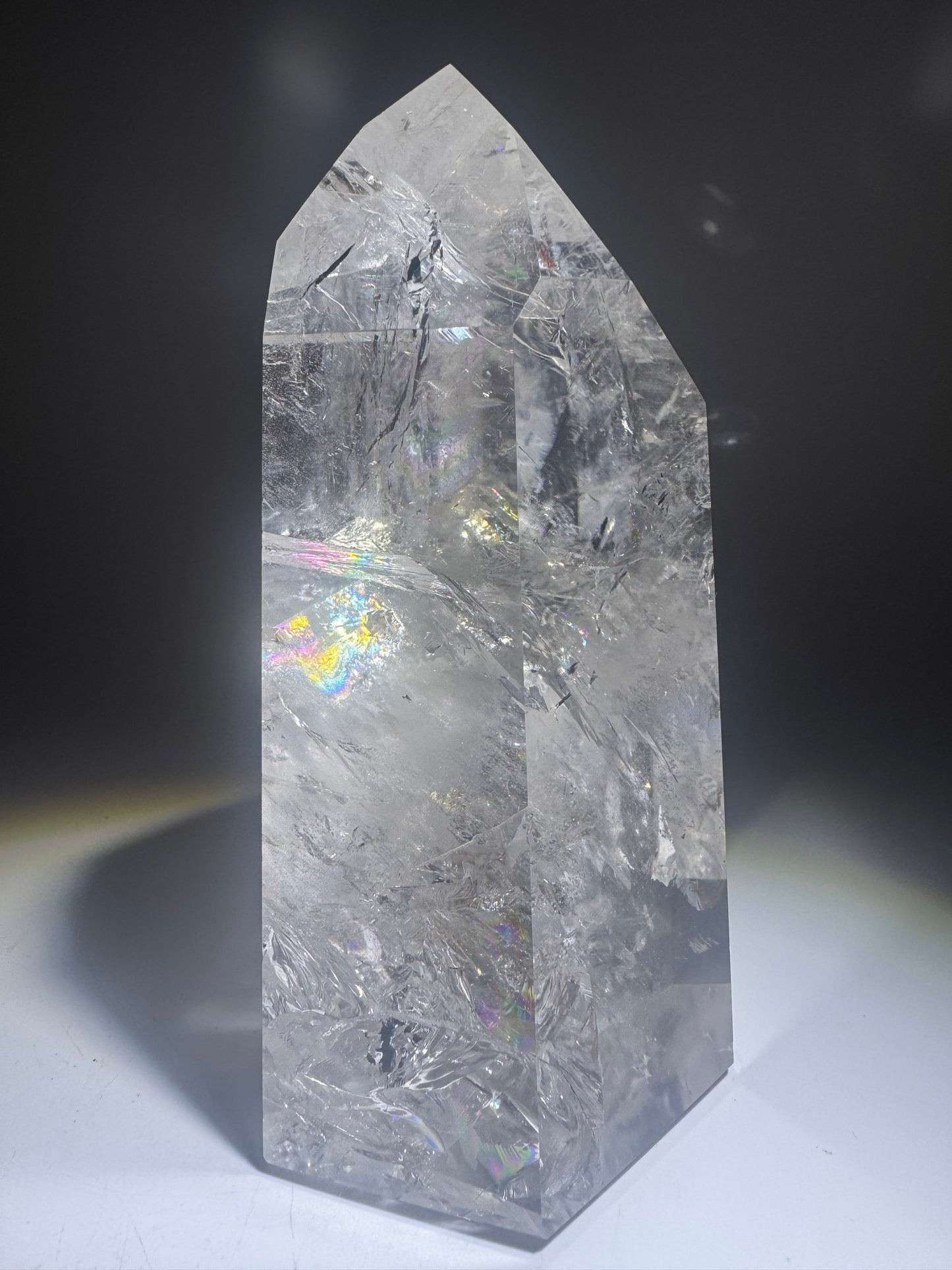 Bergkristall 13 cm · 748 g – Voller Regenbogen & Einschlüsse · Brasilien 💎