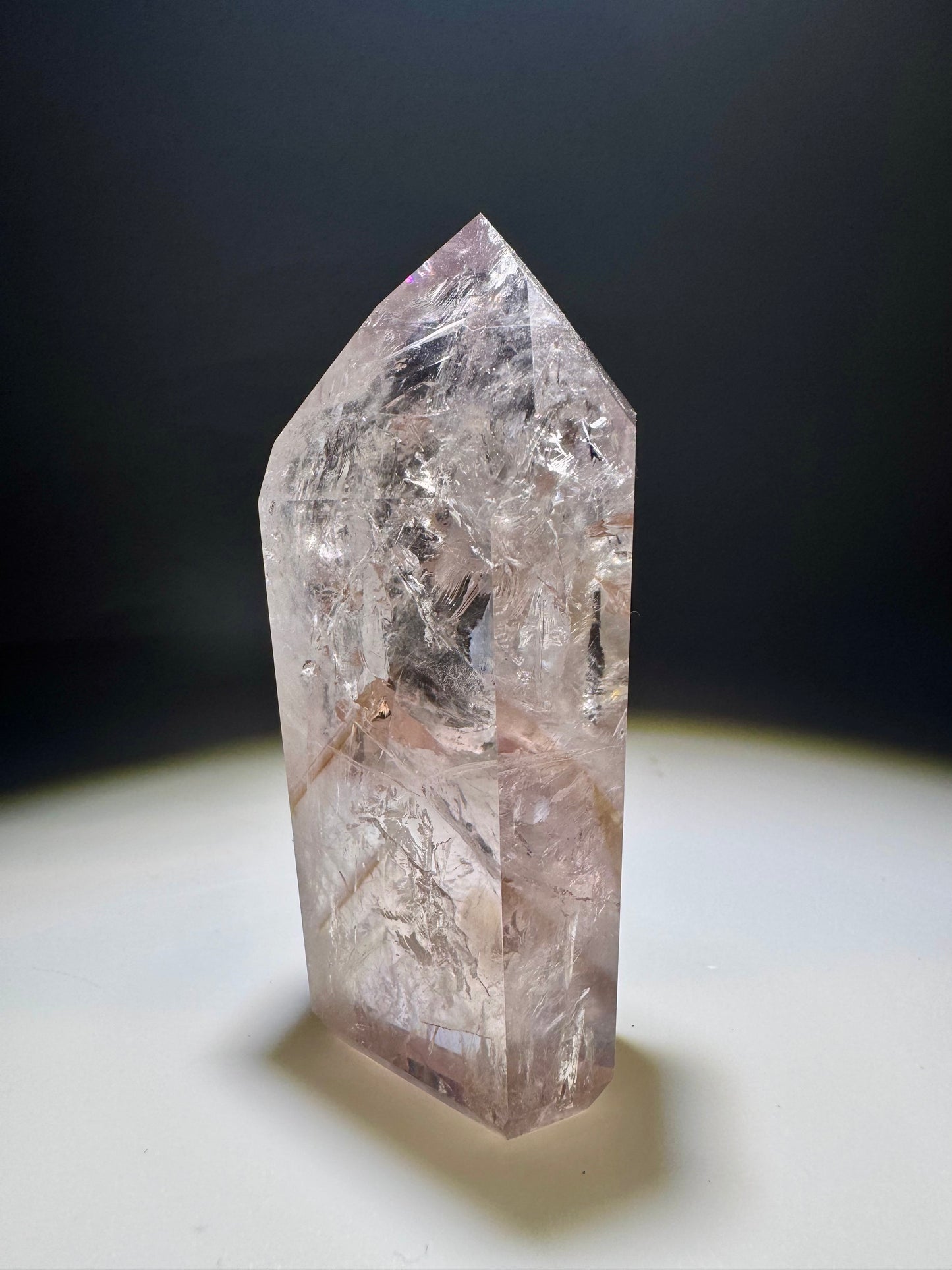 Pointe fantôme d'amétrine fluorescente – 9 cm, 88 g | Qualité musée