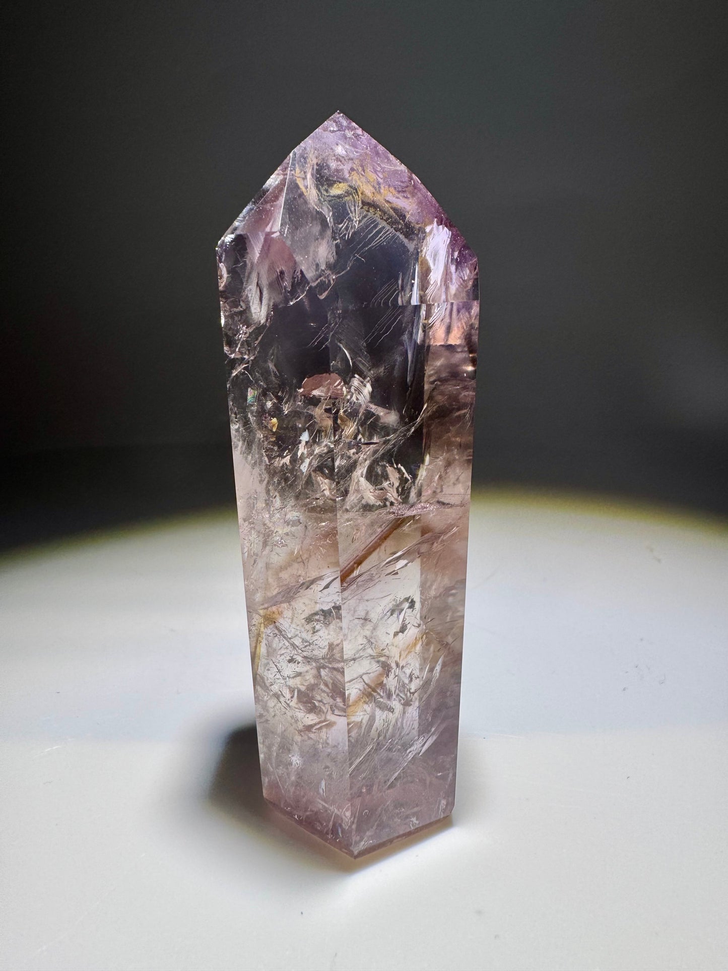 Fluoreszierende Ametrin-Phantomspitze – 8.3 cm, 88 g | Museumsqualität