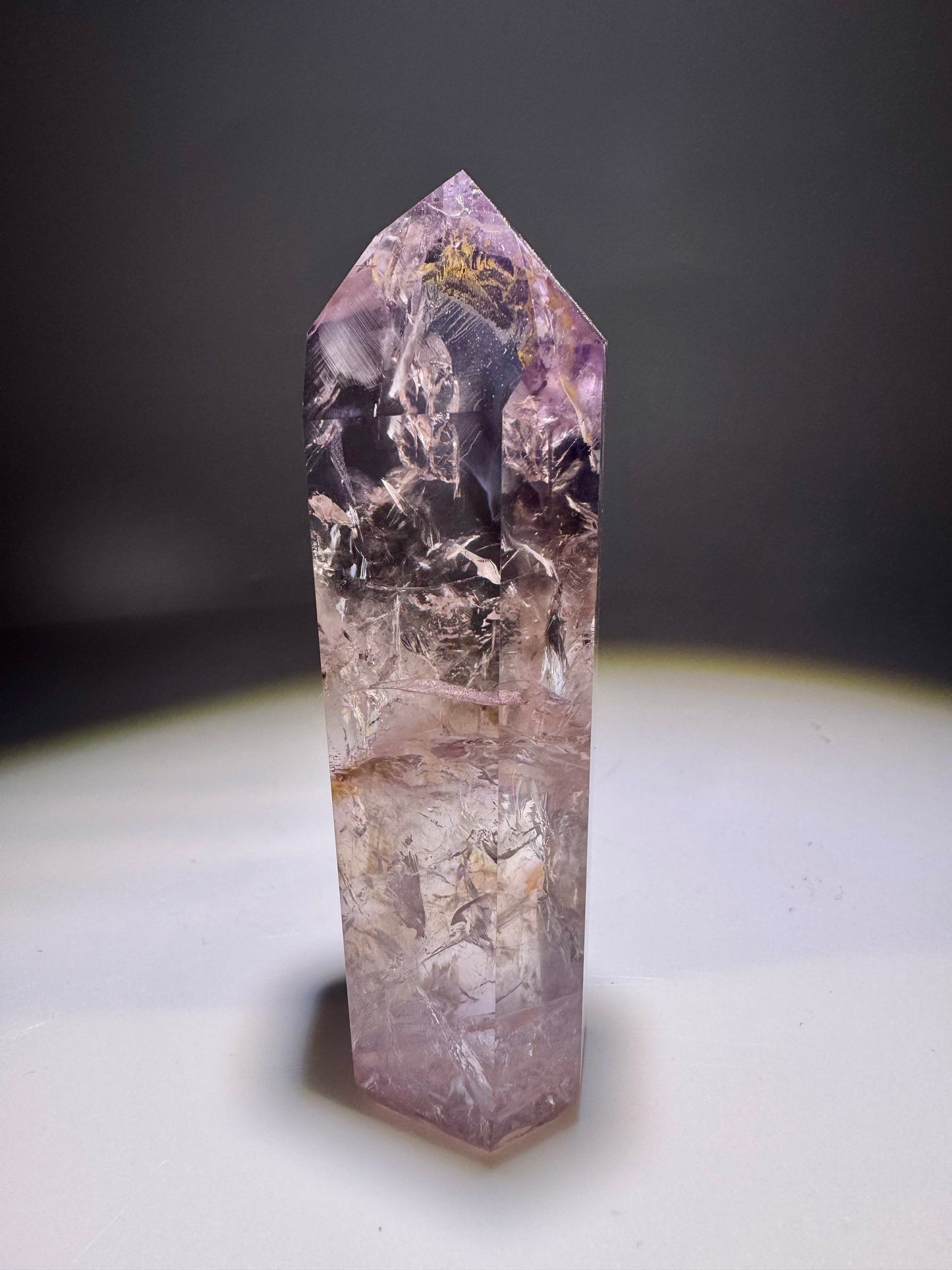 Fluoreszierende Ametrin-Phantomspitze – 8.3 cm, 88 g | Museumsqualität